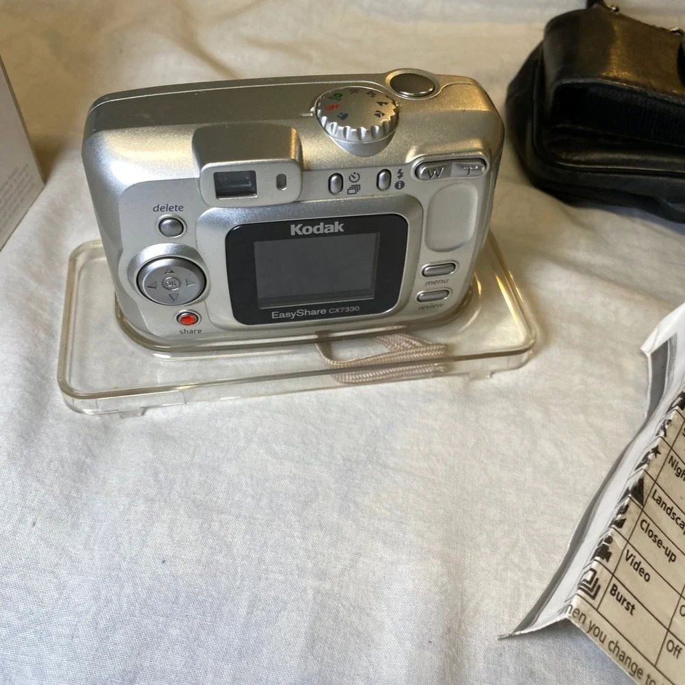 Kodak EasyShare CX7330 3.1MP Digital Camera Tested‎ Works Box Case Cable